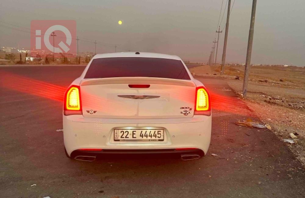 كرايسلر 300
